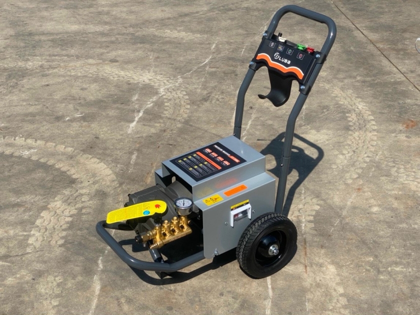 Máy phun rửa xe cao áp Luba LT18